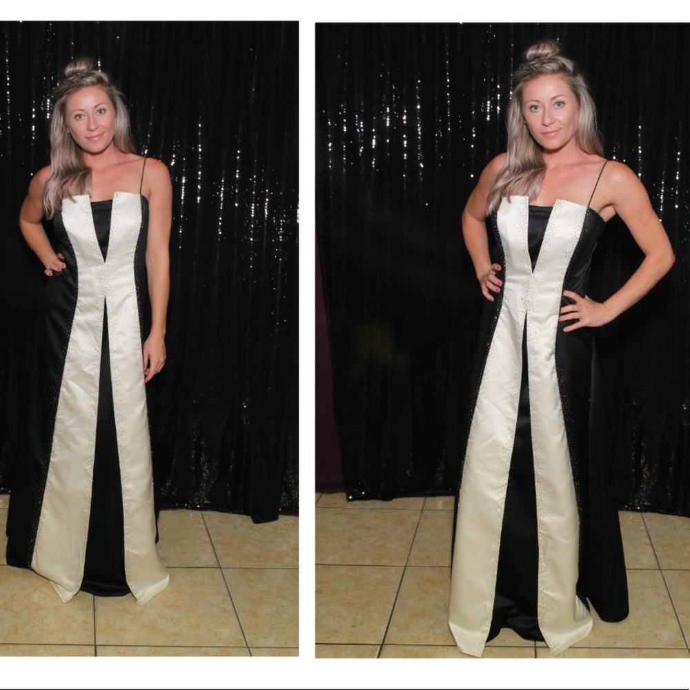 Dress - Picture 2 of 2